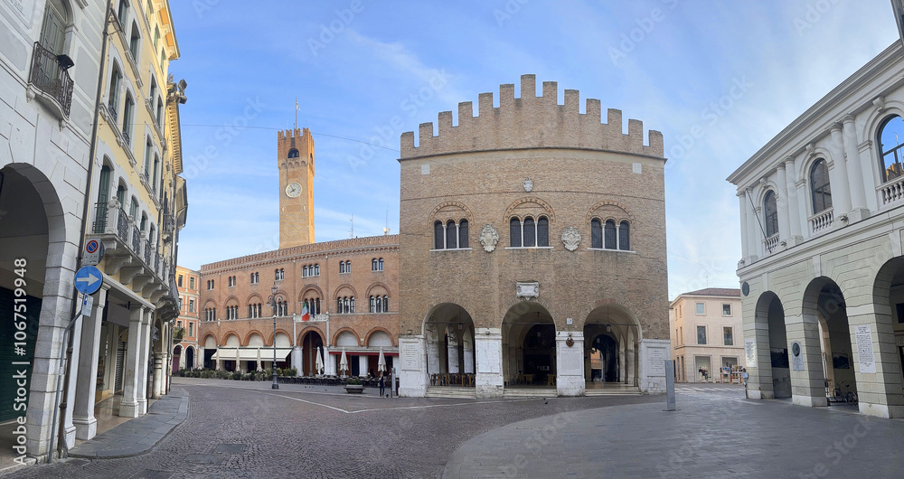 Obraz premium piazza dei signori of treviso, italy 