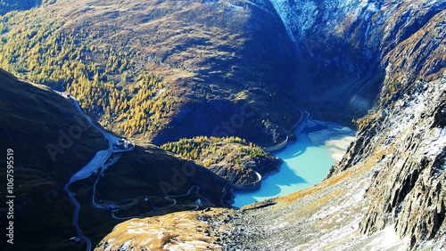 Blick hinunter auf den Stausee Margaritze (Kraftwerk Kaprun) und Glocknerhaus an der Großglockner Hochalpenstraße photo