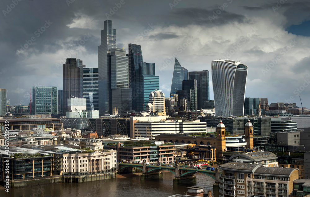 UK, England, London, City skyline from Tate moody