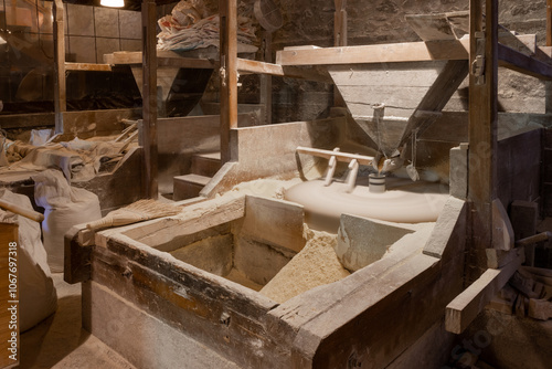 Tableau sur toile Old traditional stone flour mill