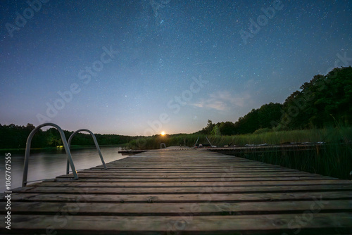 Fototapeta Naklejka Na Ścianę i Meble -  wooden bridge over lake Trelkowko