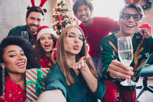 Photography Portrait of group friends colleagues take selfie send air kiss hold champagne ch