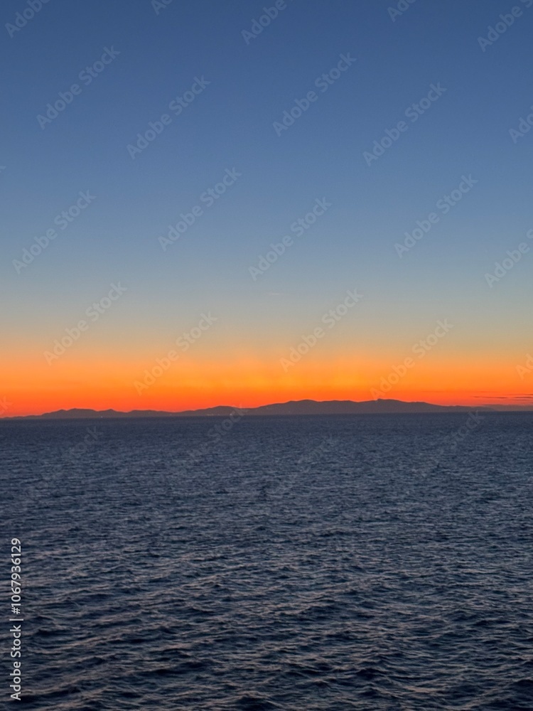 Naklejka premium sunset in the sea