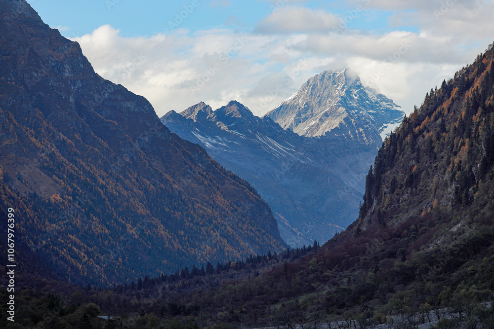 Naklejka premium Landscape of Siguniang mountain or Four girls mountains with ,located in the Aba Tibetan and Qing Autonomous Prefecture in western Sichuan of China.