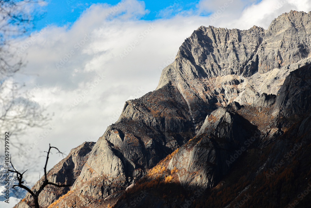 Φωτογραφία Landscape of Siguniang mountain or Four girls mountains with ,located in the Aba Tibetan and Qing Autonomous Prefecture in western Sichuan of China