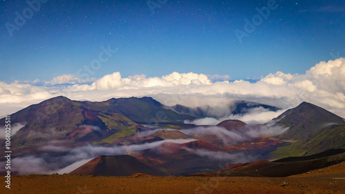 Obraz na płótnie Landscape view at night with stars at the top of Haleakala National Park in Hawaii. w salonie