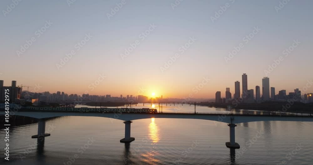 Sunrise Over Han River with Subway Crossing Dangsan Railway Bridge, Seoul Aerial View. 서울, 당산철교, 지하철, 여의도 Sunrise Over Han River with Subway Crossing Dangsan Railway Bridge, Seoul Aerial View. 서울, 당산철교, 지하철, 여의도