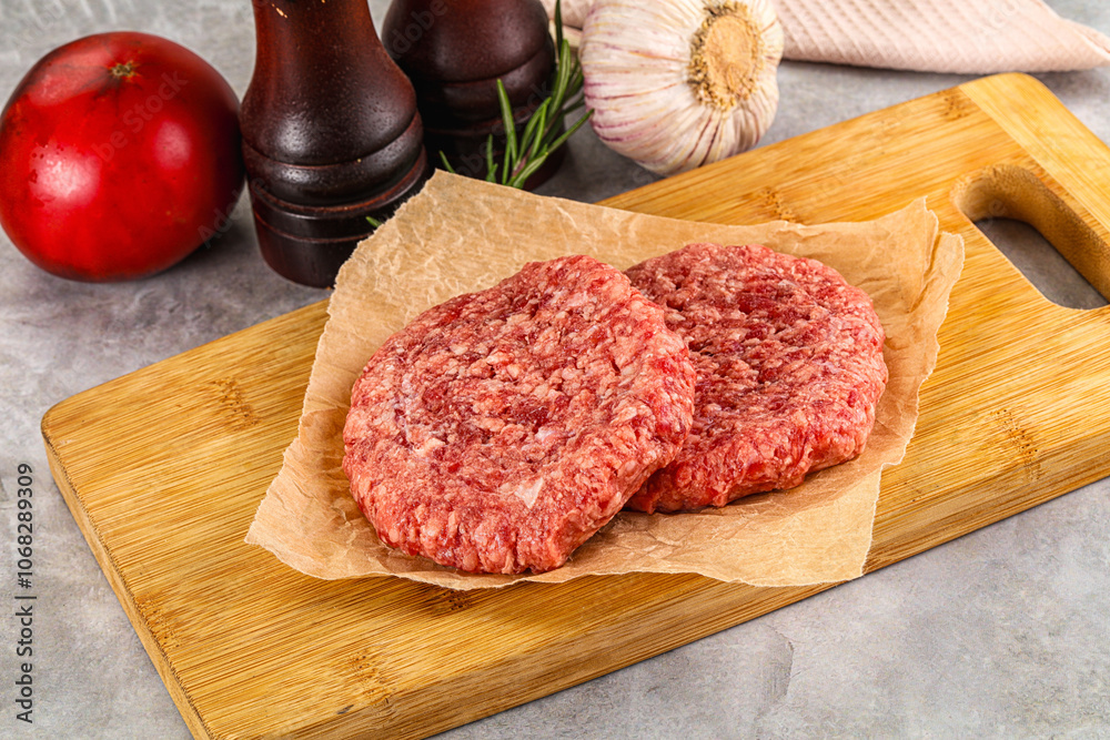 Raw round beef cutlet minced meat Raw round beef cutlet minced meat