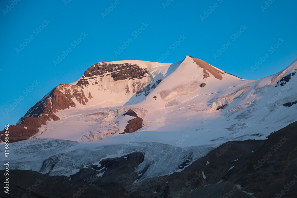 Fototapeta premium Glacial mountain