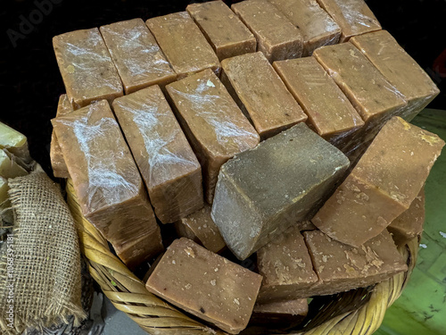 Obraz na płótnie Siirt - Bıttım soap is obtained from special wild pistachio and terebinth oil. w salonie