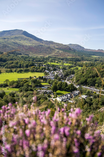 Bild auf Leinwand Beddgelert Wales village valley view from mountains