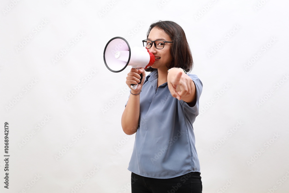Attention, announcement concept. Enthusiastic asian woman shouting in megaphone, advertising with speaker, recruiting, standing over white background Attention, announcement concept. Enthusiastic asian woman shouting in megaphone, advertising with speaker, recruiting, standing over white background