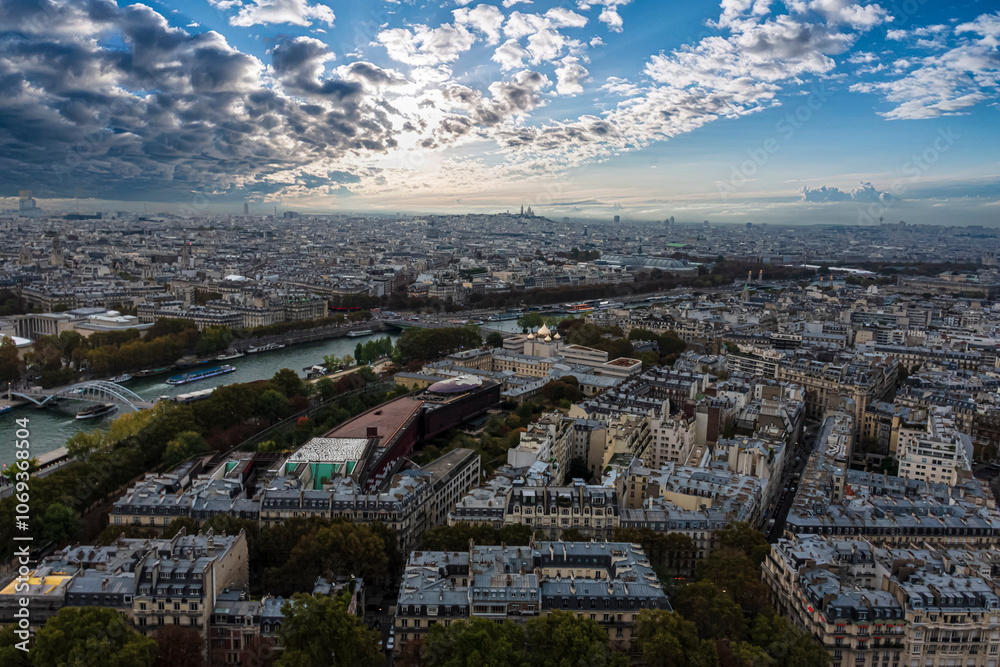 Fototapeta premium photography of landscapes of the city of Paris from above