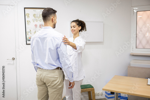 Orthopedic Consultation with a Medical Professional in Clinic