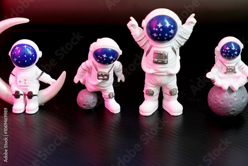 Fototapeta Naklejka Na Ścianę i Meble -   toy figure Astronaut. Toy minifigures