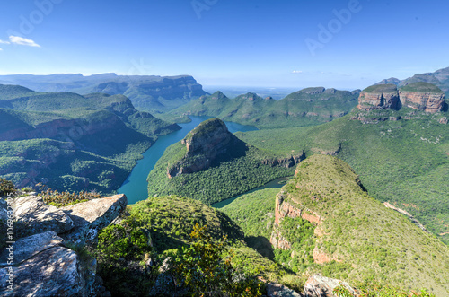 Obraz na płótnie Blyde River Canyon and The Three Rondavels w salonie