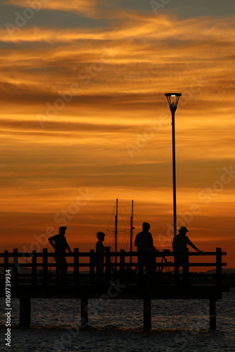 Obraz na płótnie Contemplando un maravilloso atardecer en La Paz BCS w salonie