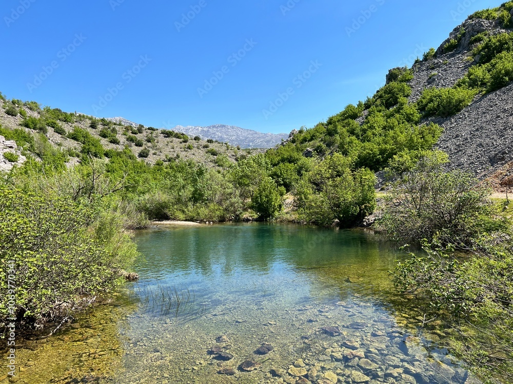 Dabarnica Stream, right tributary of the Zrmanja River (Velebit Nature Park, Croatia) - Potok Dabarnica, desna pritoka rijeke Zrmanje (Park prirode Velebit, Hrvatska)