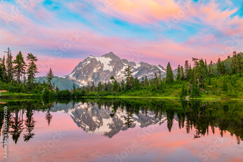 North Cascades National Park Picture Lake View Point Mt Braker Shuksan Seattle Washington State