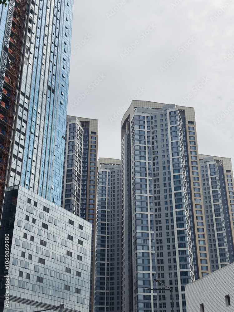 Obraz premium Modern residential district in Seoul