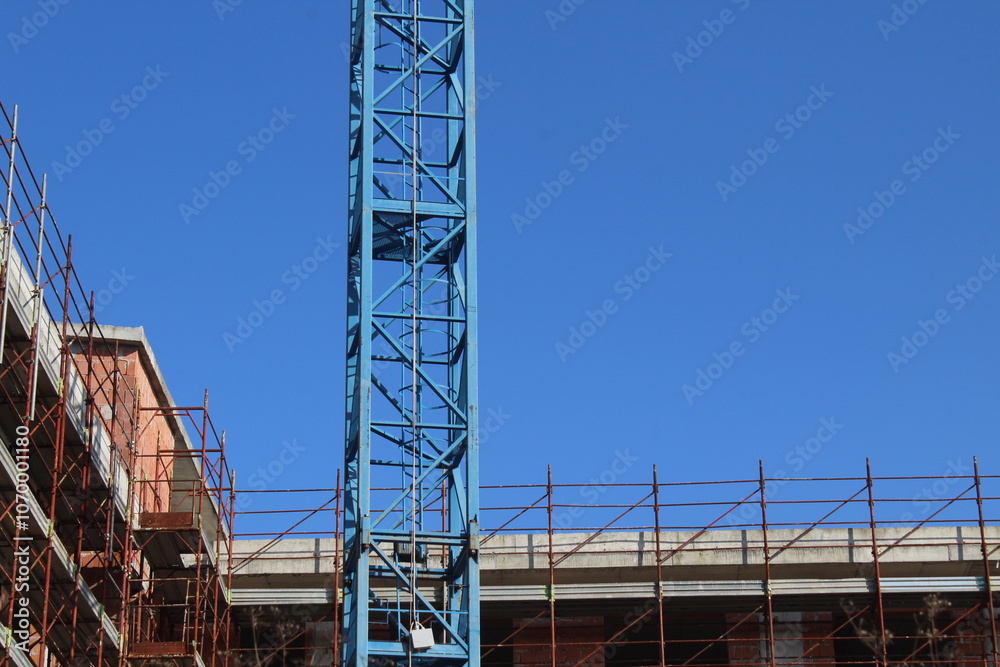 Lavori in corso nel cantiere edile - costruire Lavori in corso nel cantiere edile - costruire