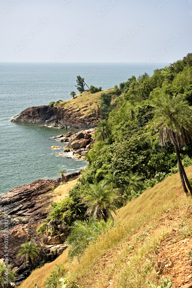 Cliffs and sea: beauty of Gokarna