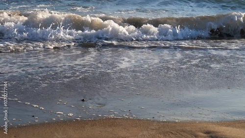 sea ​​waves on the beach.4k video footage
