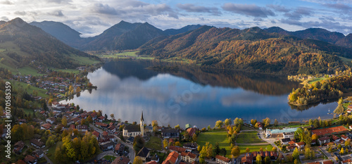 Schliersee im Herbst zur goldenen Stunde