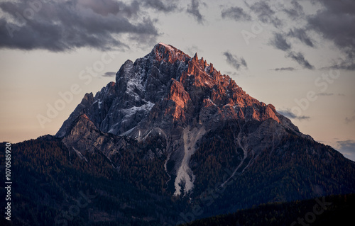 Alpenglühen am Dürrenstein (Picco di Vallandro) photo