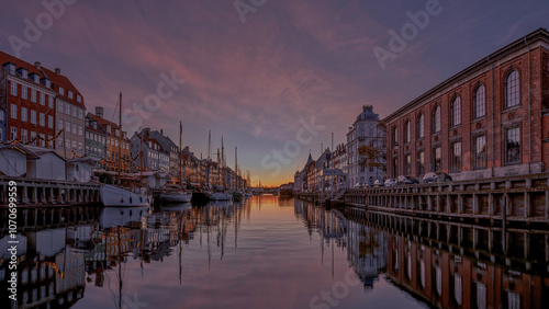 Obraz na płótnie Nyhavn Harbour in Copenhagen during the blue hour w salonie
