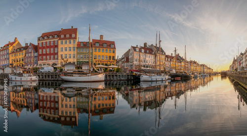 Canvas Print Copenhagen Nyhavn Harbour with colourful houses