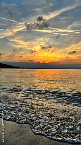 Levé de soleil sur la mer cannoise