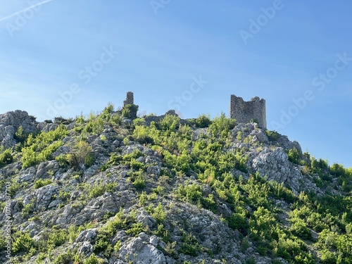 Old Obrovac Castle or the ruins of the medieval fortress Stari Obrovac (Croatia) - Ostaci tvrđave Stari Obrovac nad kanjonom Zrmanje ili utvrda Stari Obrovac (Hrvatska) - Burg Alte Obrovac (Kroatien) photo