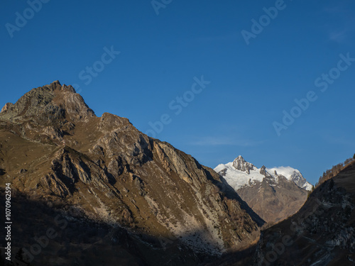 Beaufortain, aiguille des glaciers à partir de la vallée des glaciers sur le circuit du tour du mont blanc.
