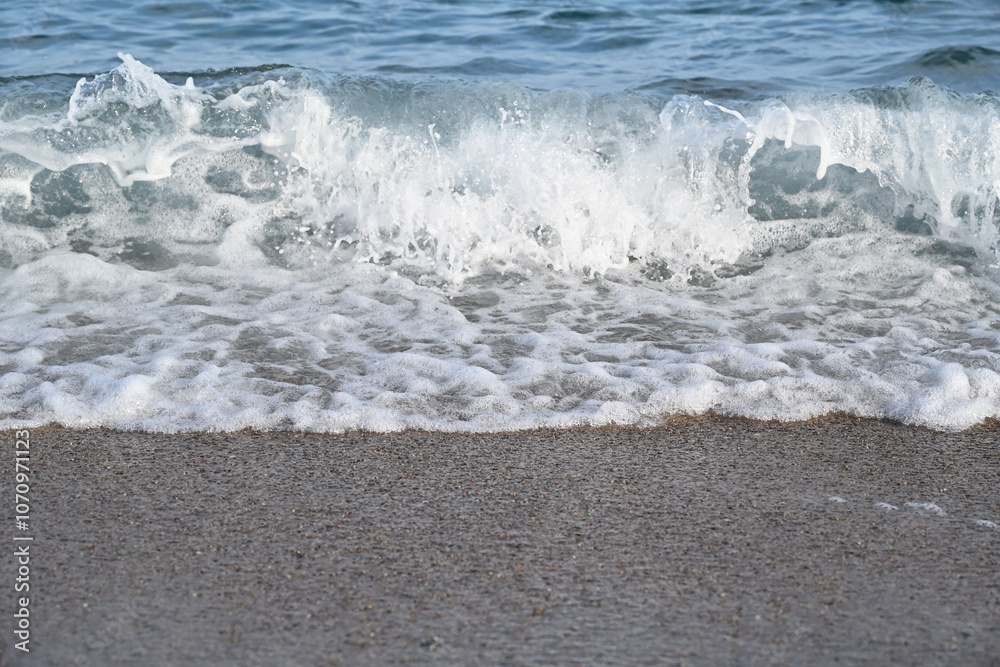 Ocean Waves with Foam and Fresh Breeze Ocean Waves with Foam and Fresh Breeze