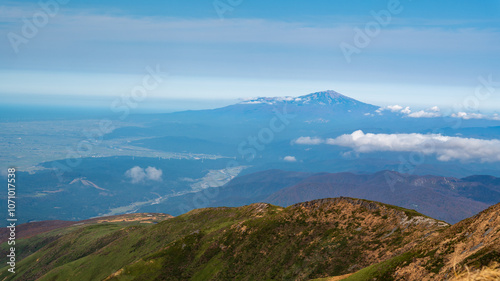 山形　月山頂上からの庄内平野・鳥海山の眺望