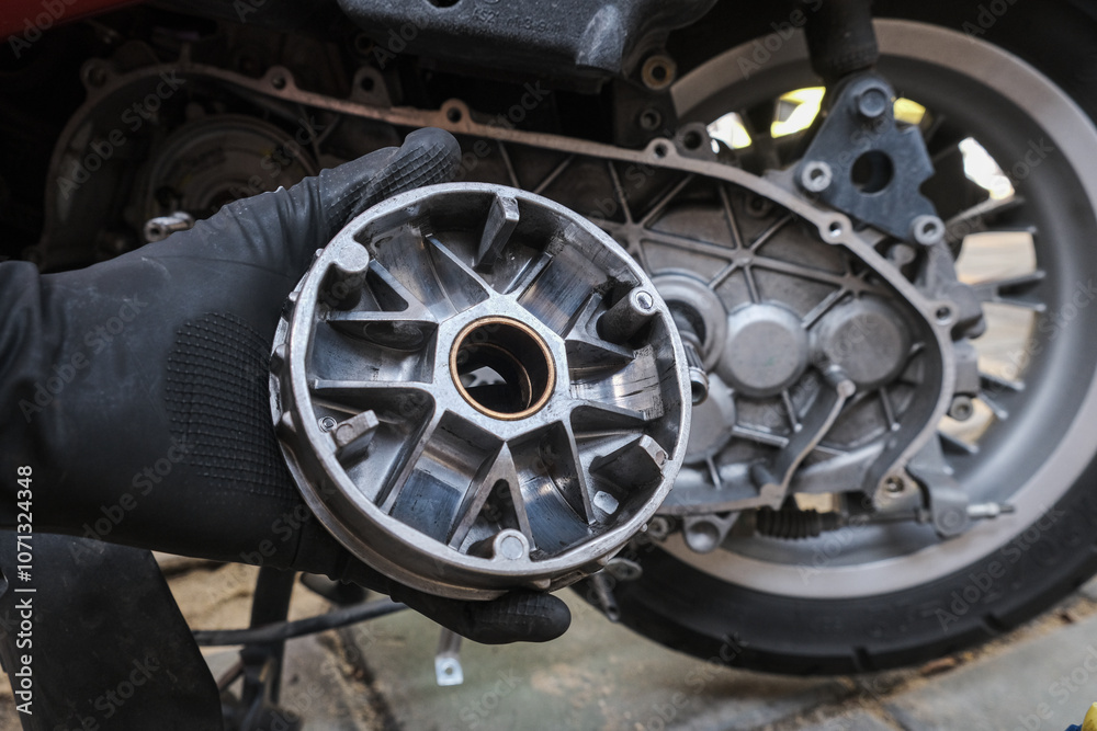 Mechanical working on automatic CVT transmission of scooter mortorcycle repair belt and clutch Mechanical working on automatic CVT transmission of scooter mortorcycle repair belt and clutch