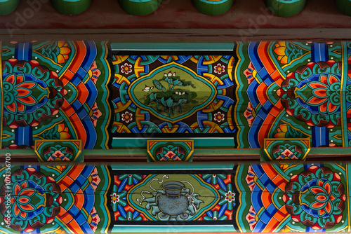wooden eaves with the traditional Korean painting