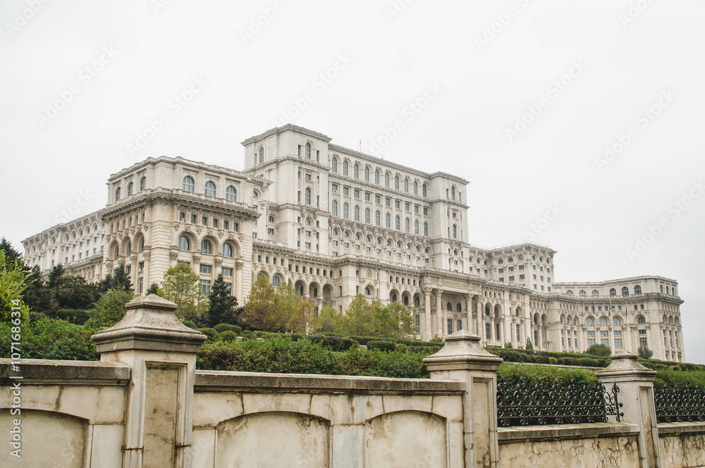 Fototapeta premium view of the city of Bucharest
