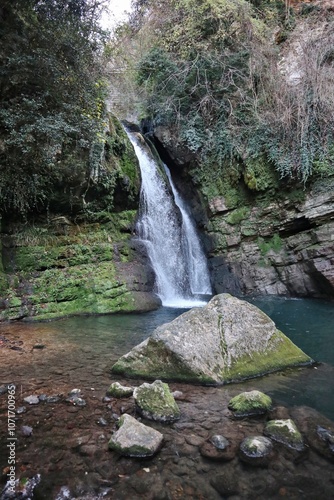 Obraz na płótnie Carpinone - Cascata Carpino dalla riva w salonie