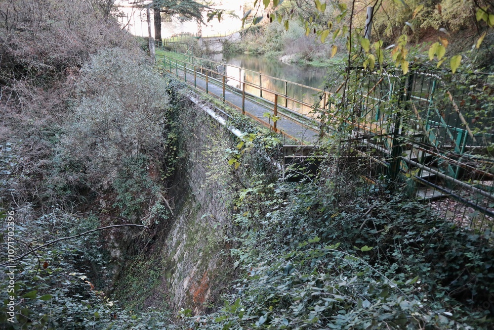Carpinone - Diga della centrale Enel sul Torrente Carpino