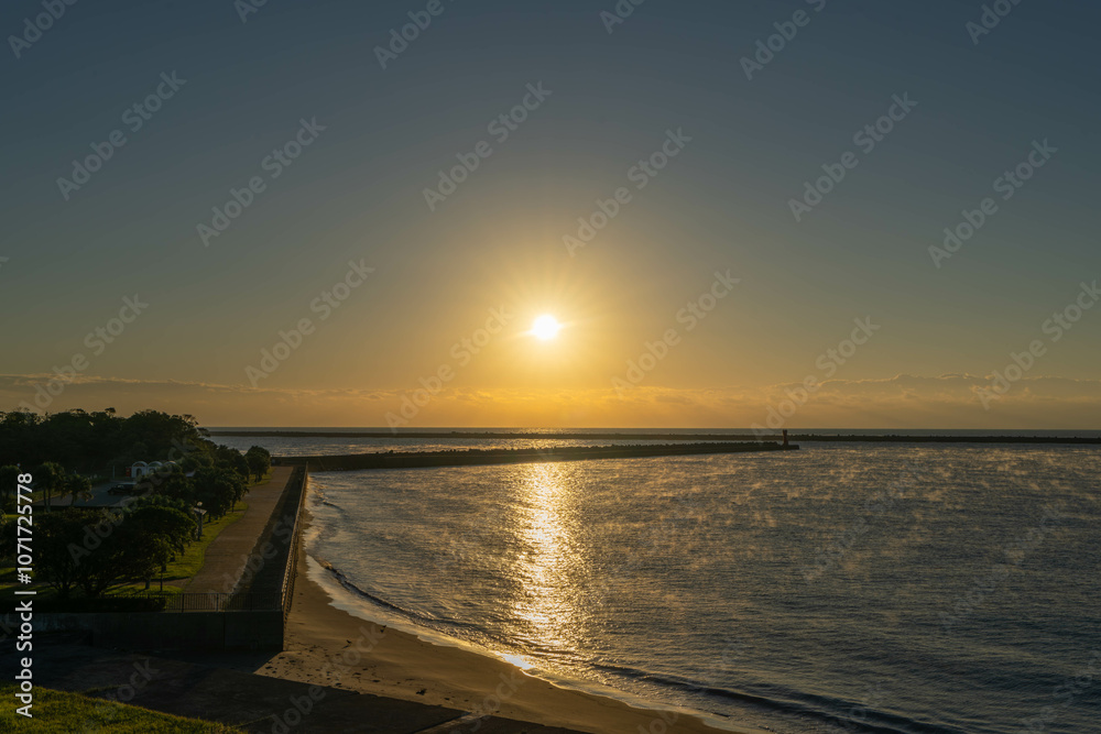 Fototapeta premium みやざき臨海公園で見た朝日