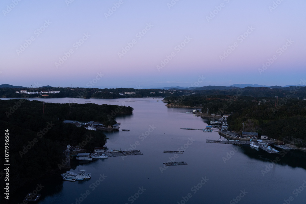 Fototapeta premium 英虞湾の夜明け