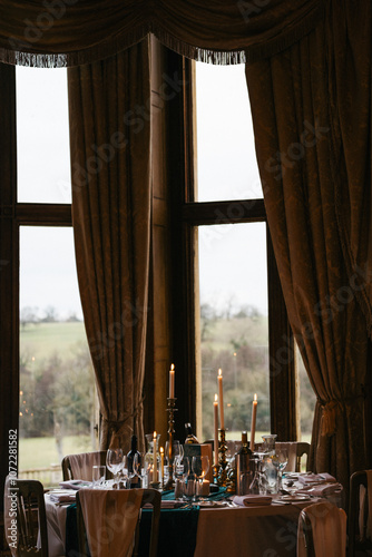 Canvas-taulu table setting in wedding reception