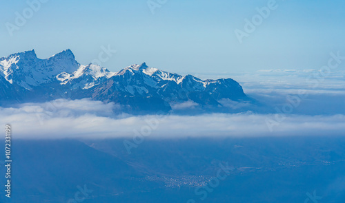 Obraz na płótnie View on winter mpuntains from Rochers-de-Naye peak, Montreux, Alps. w salonie