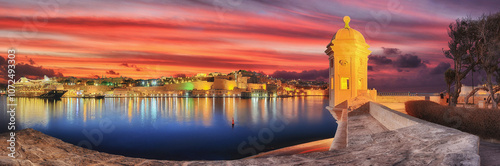 Gardjola in Senglea and Valletta skyline with cruise line at sunset - Cityscape photo