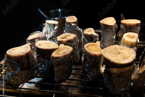 Obraz na płótnie baked bone marrow w salonie