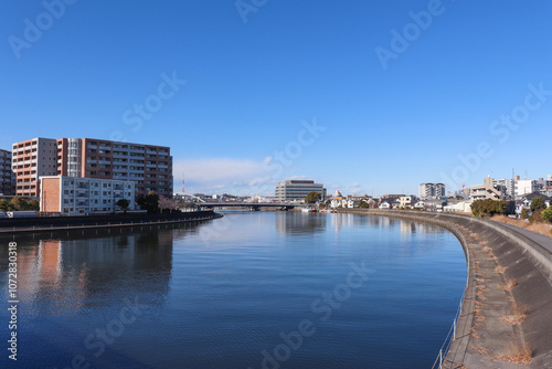 鶴見川と鶴見橋（神奈川県横浜市鶴見区）