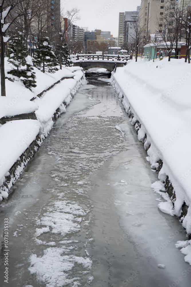 冬の創成川 冬の創成川