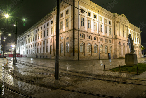 vu de nuit sur Museu de História Natural e da Ciência da Universidade do Porto Portugal